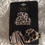 Black Label 3 New Noir  Animal Print Hair Claws Photo 0