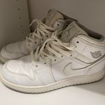 Air Jordan Jordan Retro 1 Mid Photo 1