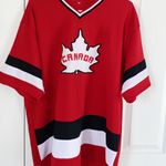 Canada Maple Leaf Style Jersey Red Size XL Photo 0