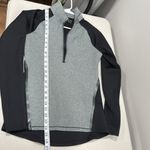 Under Armour  Gray and Black ColdGear 1/4 Zip Size Small EUC Photo 7