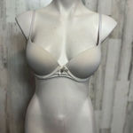 Daisy Fuentes  White bra size 36B Photo 0
