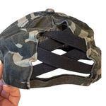 NWOT Camo Hat Criss Cross Back High Ponytail Black Gray Photo 2