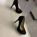 Chinese Laundry  Classic Black Heels  Los Angeles 6 M. LIKE NEW no flaws
/Clean Photo 1