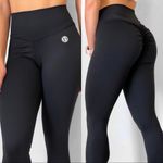 DTina’s Boutique Solid Black (Supplex) with Scrunch Booty Legging. Size Small Photo 1