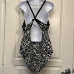 Hurley  Black & White Racerback Primal Wave UPF 50+ Swimsuit Size XXL EUC #1717 Photo 5