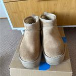 UGG  Classic Ultra Mini Platform Boots in Tan Photo 2