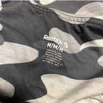 Reebok Gray Camo Capri Workout Leggings Size M Photo 4