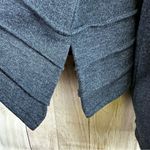 Vintage Studio 90 Cropped/Petite Gray Knit Top Size M Photo 3