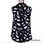 Worthington  small black white geometric sleeveless button back sleeveless blouse Photo 2
