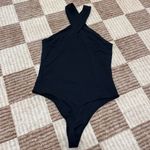 Aritzia Babaton Contour Criss Cross Bodysuit Size Large Black Photo 4