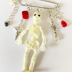 Handmade big skull goth grunge punk funky Halloween unisex pin/brooch/bag charm 🖤💀 Photo 2