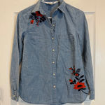 Old Navy Old‎ Navy Embroidered Chambray Shirt Floral Accents Long Sleeve XS Photo 0
