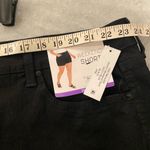 Seven7 NWT Seven Size 24W Black Denim Stretch Zip Roll Cuff Weekend Shorts Photo 9