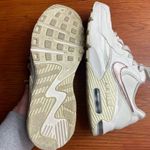 Nike Air Max Women’s Sz 7 Excee Lea Sneakers White Pink Photo 9