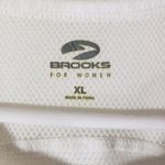 Brooks  XL White, Black, Blue Solid Tank, Muscle Shirt, Colorblock Activewear Photo 3