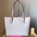 Michael Kors Set Photo 14