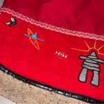 Vintage Inuk Red Vancouver Indigenous Embroidered Fleece Trim Vest size Small Photo 3