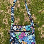 Vera Bradley Medium Sized crossbody Photo 0