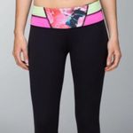Lululemon Wunder Under Secret Garden Reversible Leggings - Size 6 Photo 3
