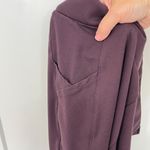 Lou & grey Medium Purple Cropped Leggings with Pockets Photo 8