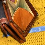 Dooney & Bourke Vintage  Leather Wallet w Kisslock Change Section Photo 9