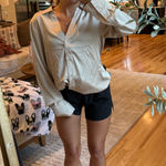H&M  Button-Up Blouse Long Sleeve Photo 0