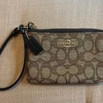 Coach Wristlet Photo 0