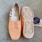 Toms NEW  heritage canvas shoes Photo 4