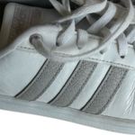 Adidas Women’s Athletic Sporty Court Style Lace Up Striped Sneakers Sz 7.5 Photo 5