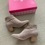 Elaine Turner  Sawyer Sand Suede Nude Heeled Booties Shoes Size 7 Side Zip EUC Photo 4
