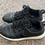Nike Womens  Leather Roshe two si Photo 4