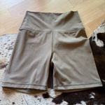 Set Active Airluxe Breathe Parke Shorts In Tan Size Small Photo 2