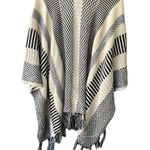 Daytrip  size OS striped Poncho. Photo 2