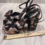 EXPRESS  Floral Rosette Platform Heels Ankle Strap Chunky High Heel Sandals Sz 7 Photo 6
