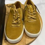 K-Swiss NWB  Women’s Suede Sneakers Court Pro MOTIVATION Low Size 6.5 Yellow/Gold Photo 2