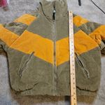 Fashion On Earth  Size Medium M Puffer Coat Green Yellow Mustard Cropped Photo 8