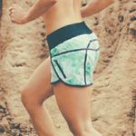 Lululemon Tracker Short II *2-way Stretch Spray Dye White Blue Tropics / Black Photo 0