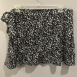 Entro Ouzu From Wendy Drew Boutique Black and White Wrap Skort Photo 3