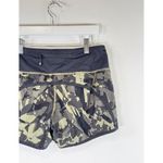Lululemon Womens Short Green Speed Camouflage Athletic Running Stretch Size 4 Photo 7