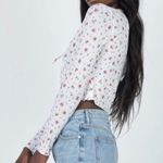 Princess Polly  flower top Photo 1