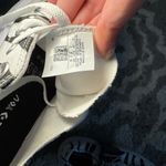 NWT Converse Zebra Stripes Sneakers Size 7🔹 White Photo 3