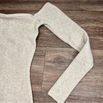 Elegant Cream Off Photo 1