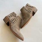 Vince Camuto  Peera Tan‎ Suede Ankle Booties Boots Shoes Womens Size 7.5M Photo 6