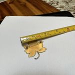 MMA Metropolitan Museum of Art Gold Tone Red Enamel Maple Leaf Pin Brooch 1985 Photo 9