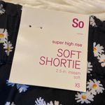 SO Super High Rise Shorts size XS have elastic and two pockets in front brand new Photo 5