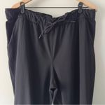 Lululemon Keep Moving Crop 23" in Black Athletic Pants Cropped Solid Stretch EUC Photo 4