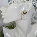 Boutique Gold and Pearl Necklace Reversible Flowers and Camellia Flower with Earrings Set Photo 11