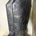 Elegant Black Embroidered Knee High, Heeled Boots Size 8 Photo 11