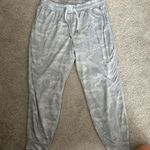 Kirkland Signature  Lightweight Grey Camo Joggers Medium Photo 0