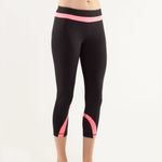 Lululemon Run: Inspire Crop II Leggings – Size 10 – Black / Hot Pink Photo 5